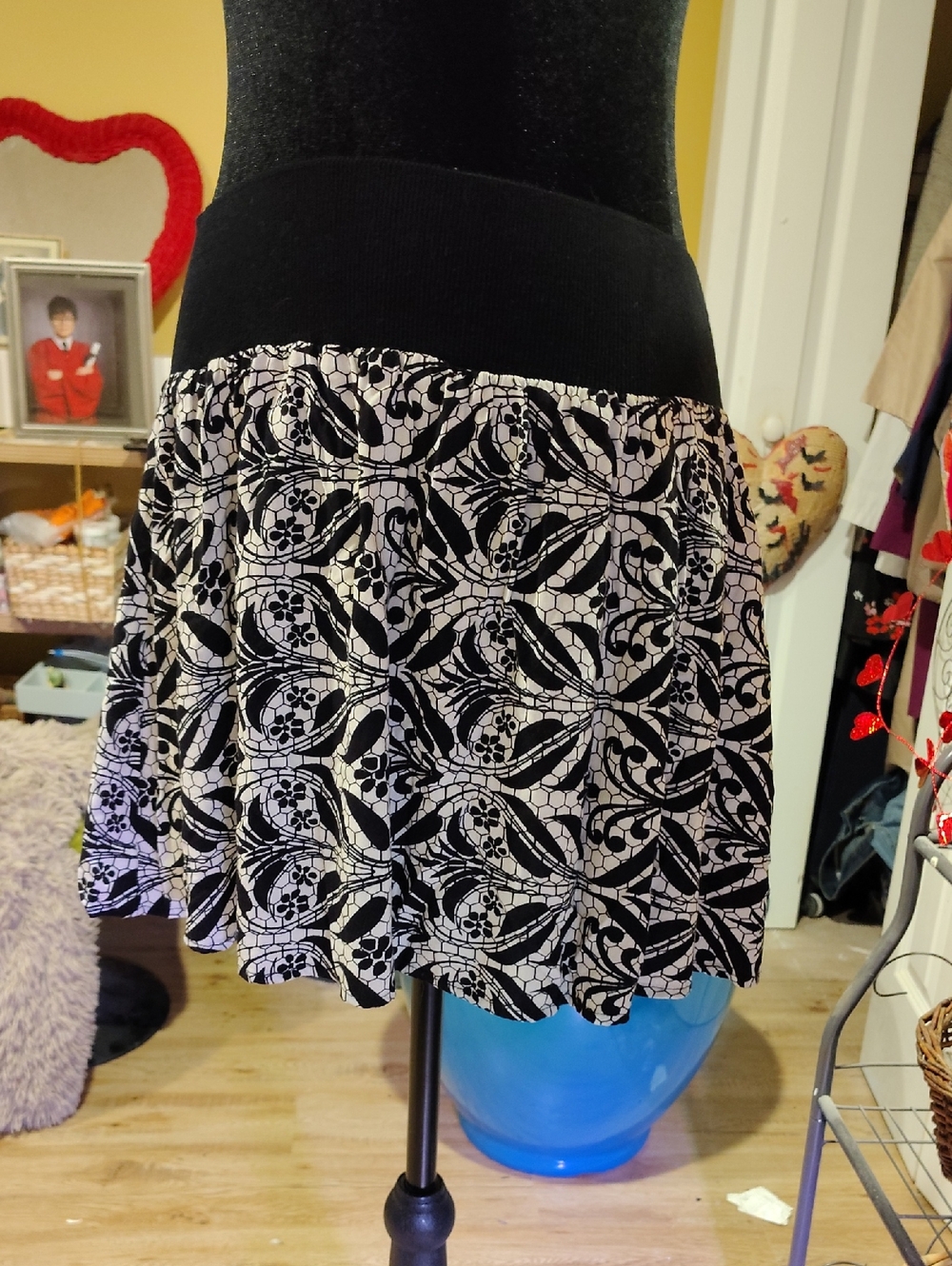 dELiA*s Black and White Floral-Pattern Circle Skirt